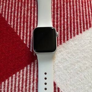 Apple Watch series 5 w/ white band PLUS charger!